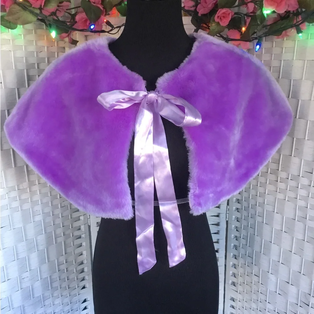 Light Purple Faux Fur Cape Capelet Lavender Lilac Amethyst NWOT - Picture 2 of 16